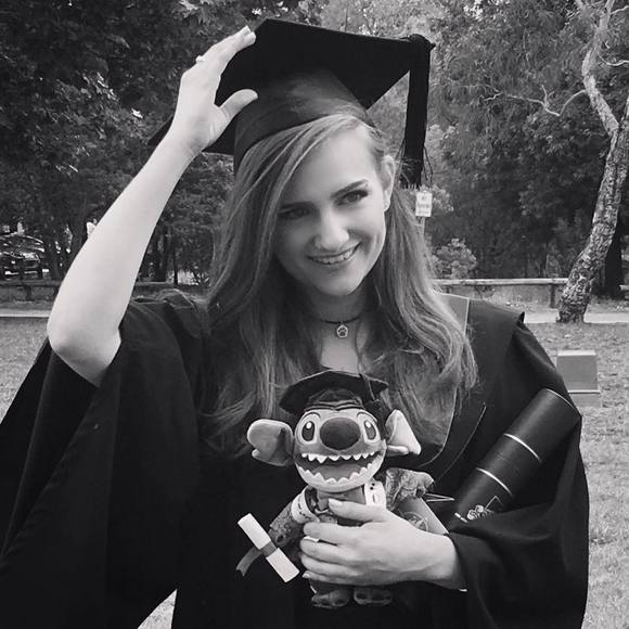 Meet your Posher, Olivia - Picture 1 of 1